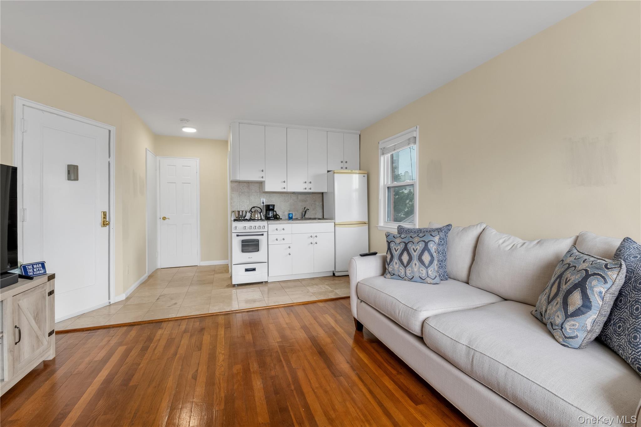 531 E Broadway – For Sale photo 8