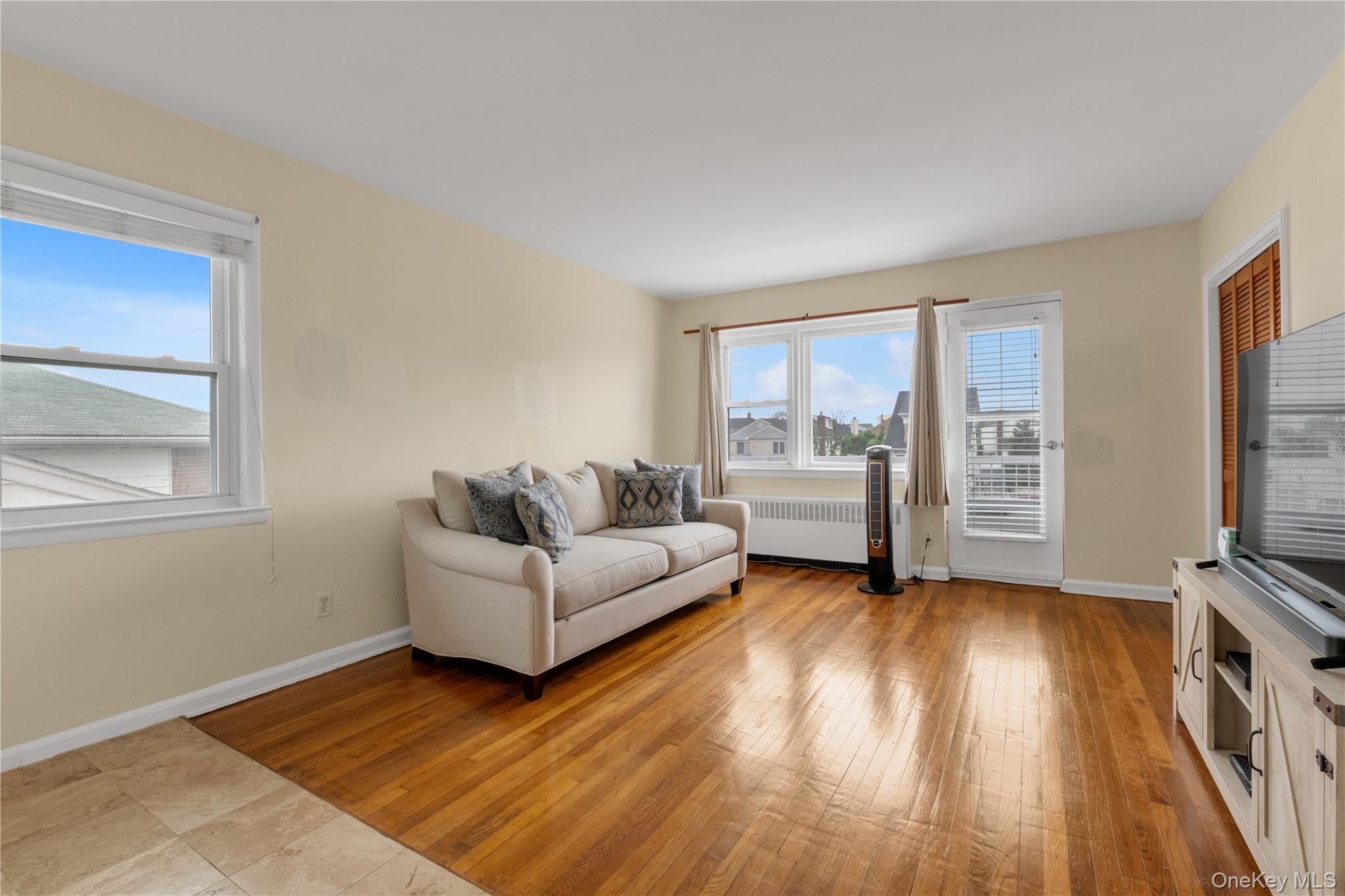 531 E Broadway – For Sale photo 7