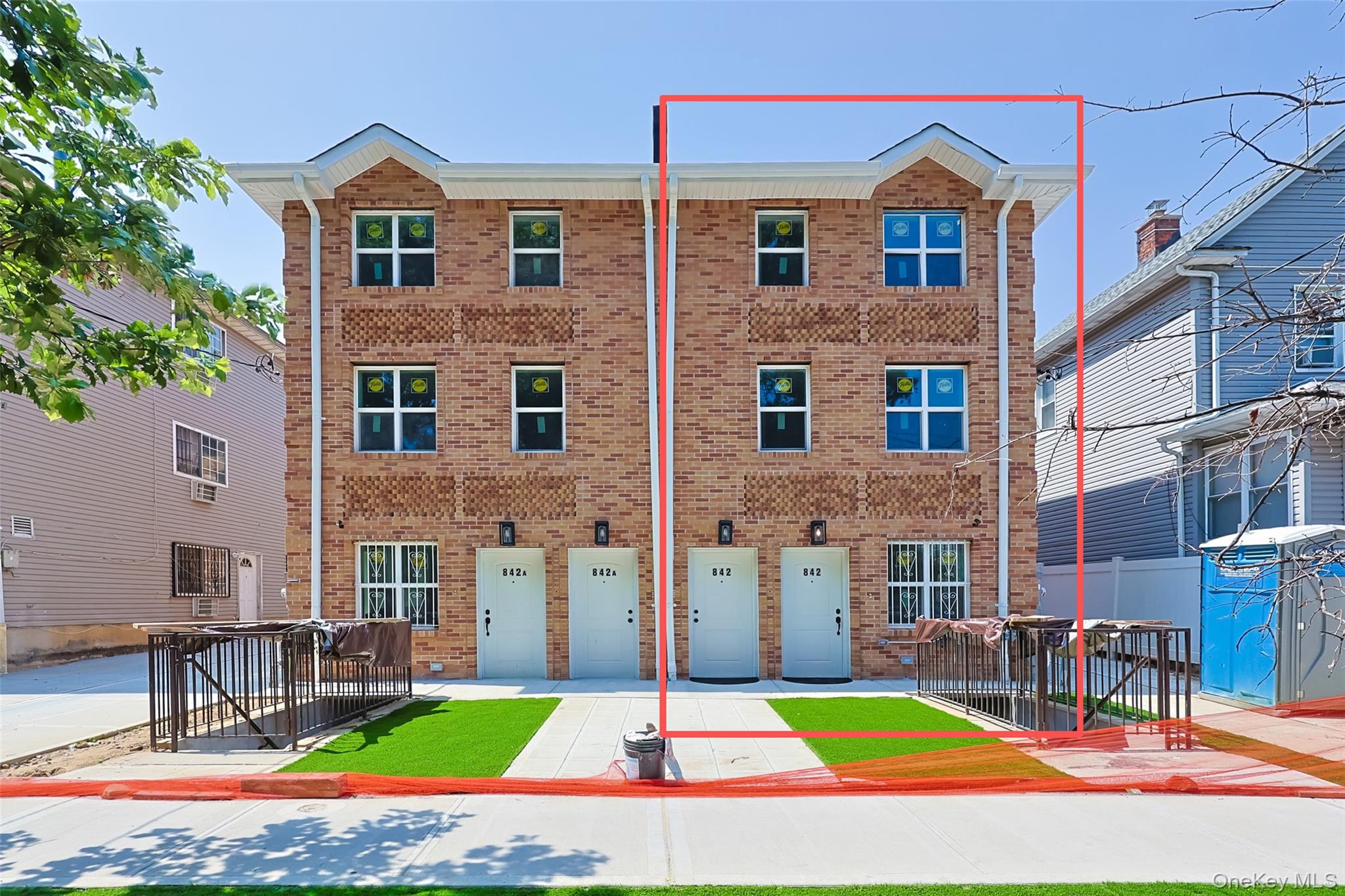 842 E 225th Street – For Sale
