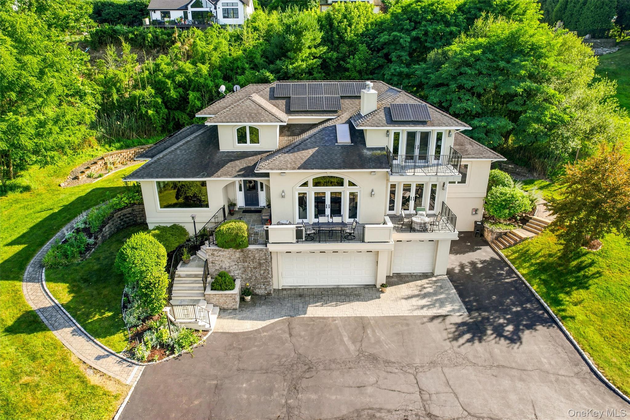 2 Half Moon Ridge – For Sale photo 3