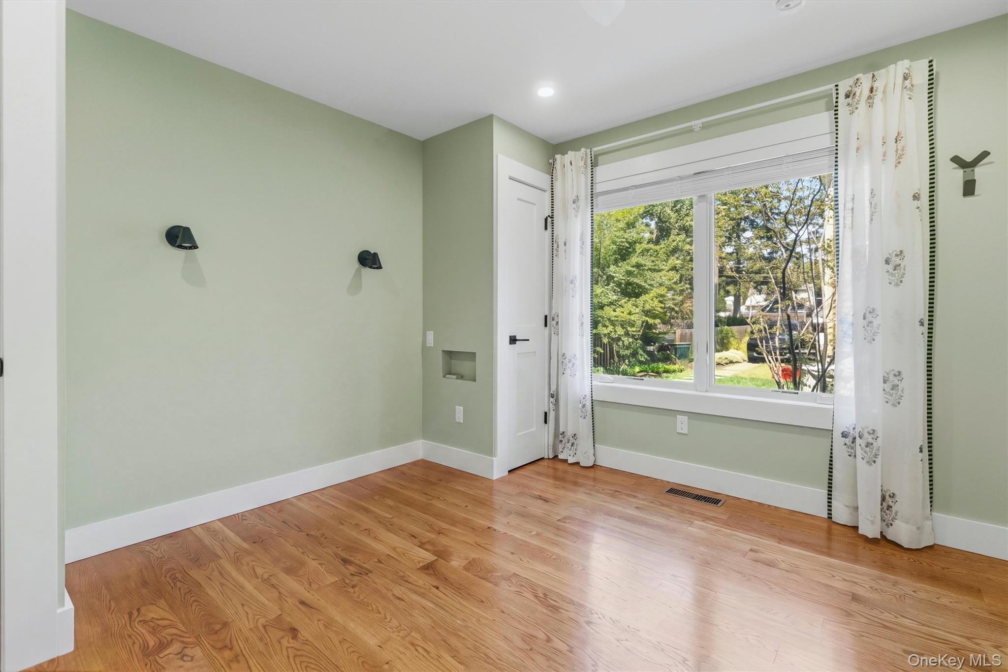 103 Hastings Avenue, Unit REAR UNIT photo 17