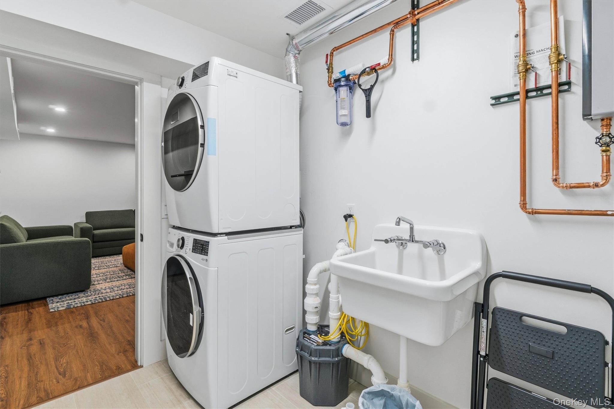 103 Hastings Avenue, Unit REAR UNIT photo 23