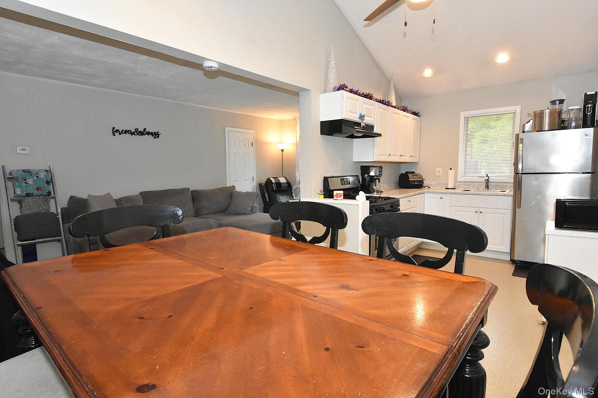 38 Balaton Avenue – For Sale photo 5