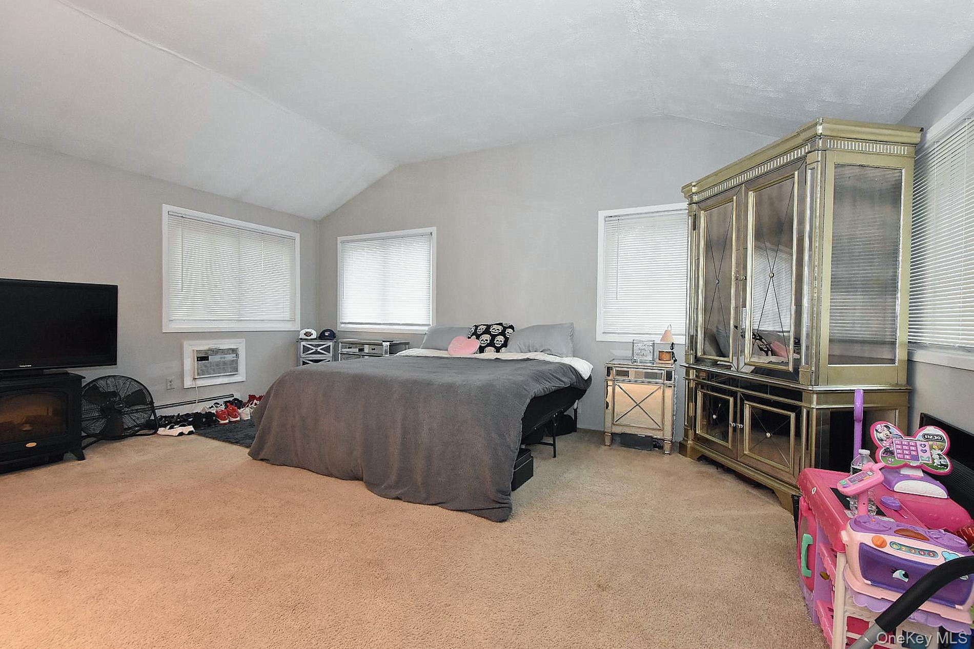 38 Balaton Avenue – For Sale photo 11