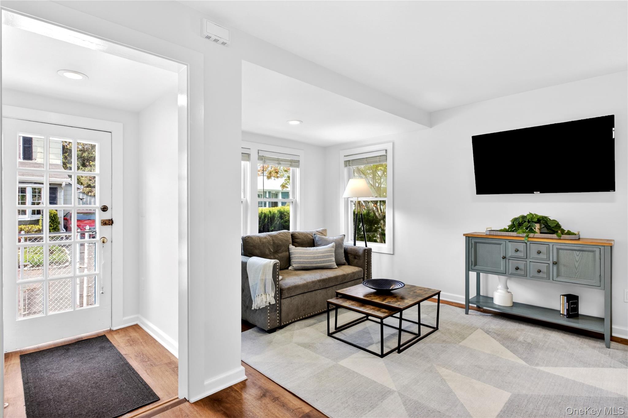 12 Smull Place – For Sale photo 2