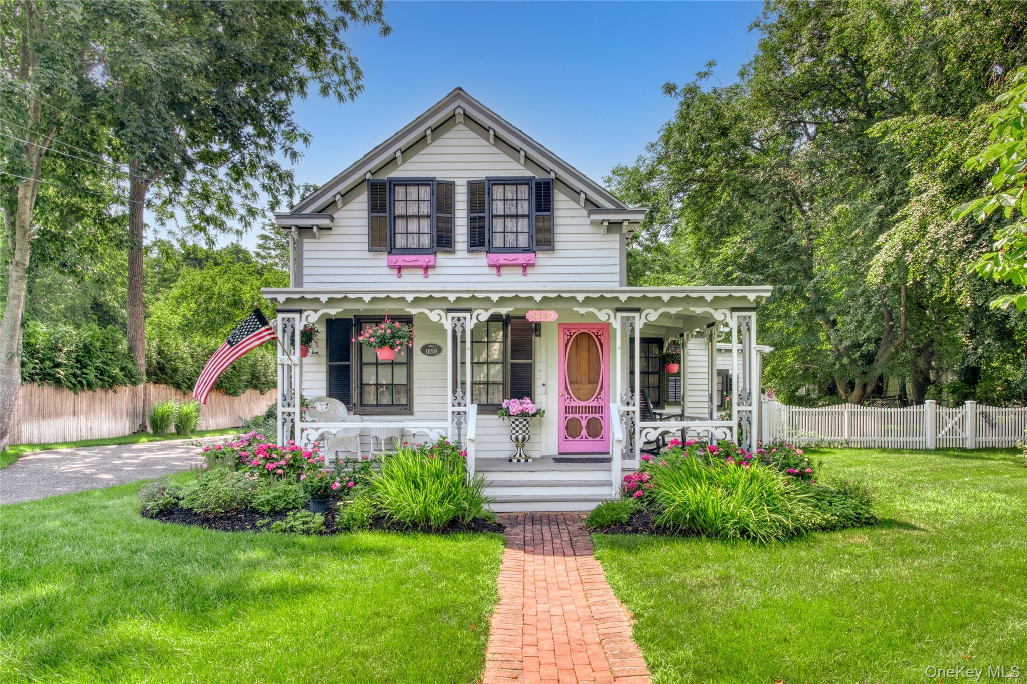 8440 Main Road – For Sale