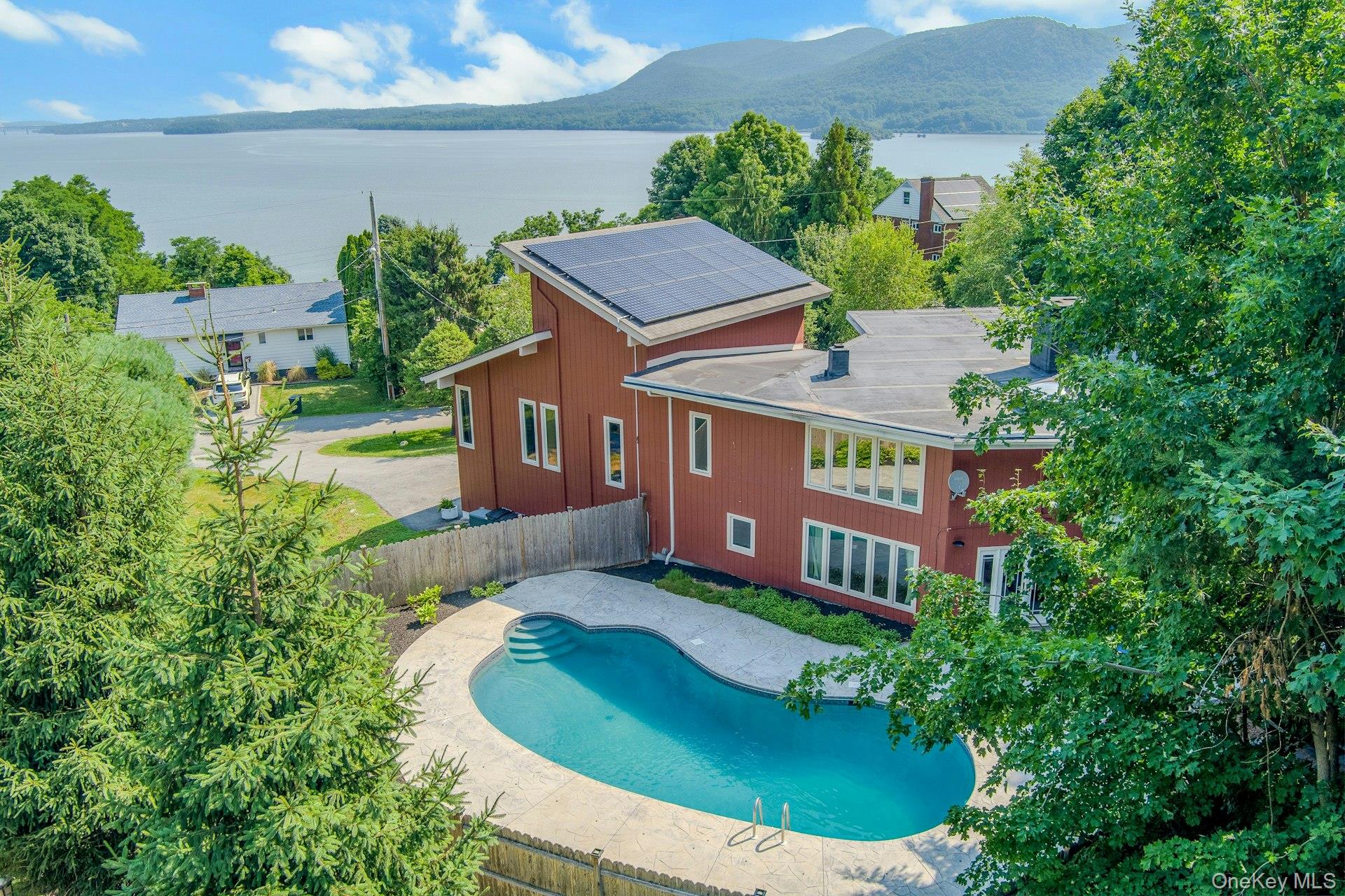 6 Grandview Avenue – For Sale