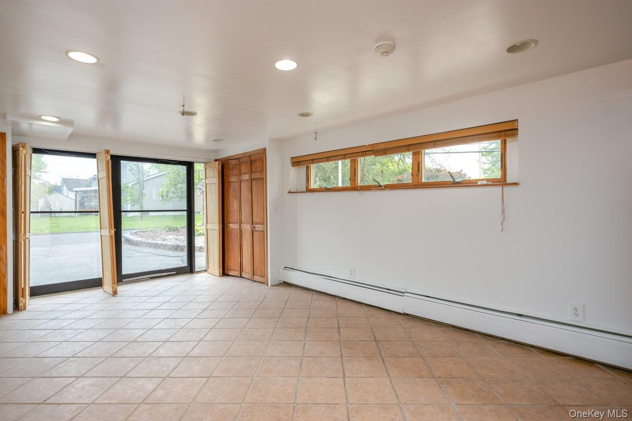 60 College Avenue, Unit 2 – Lower photo 6
