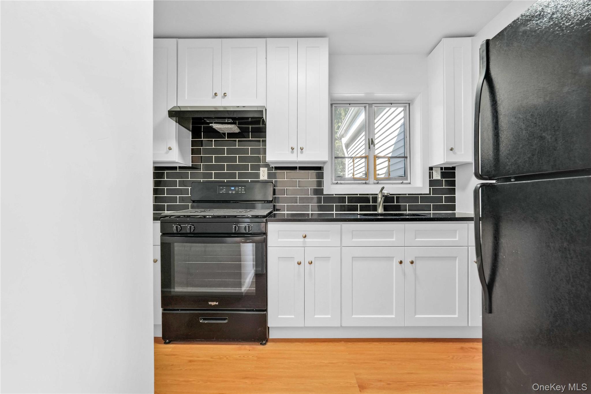 224-01 Hillside Avenue, Unit Upper photo 10