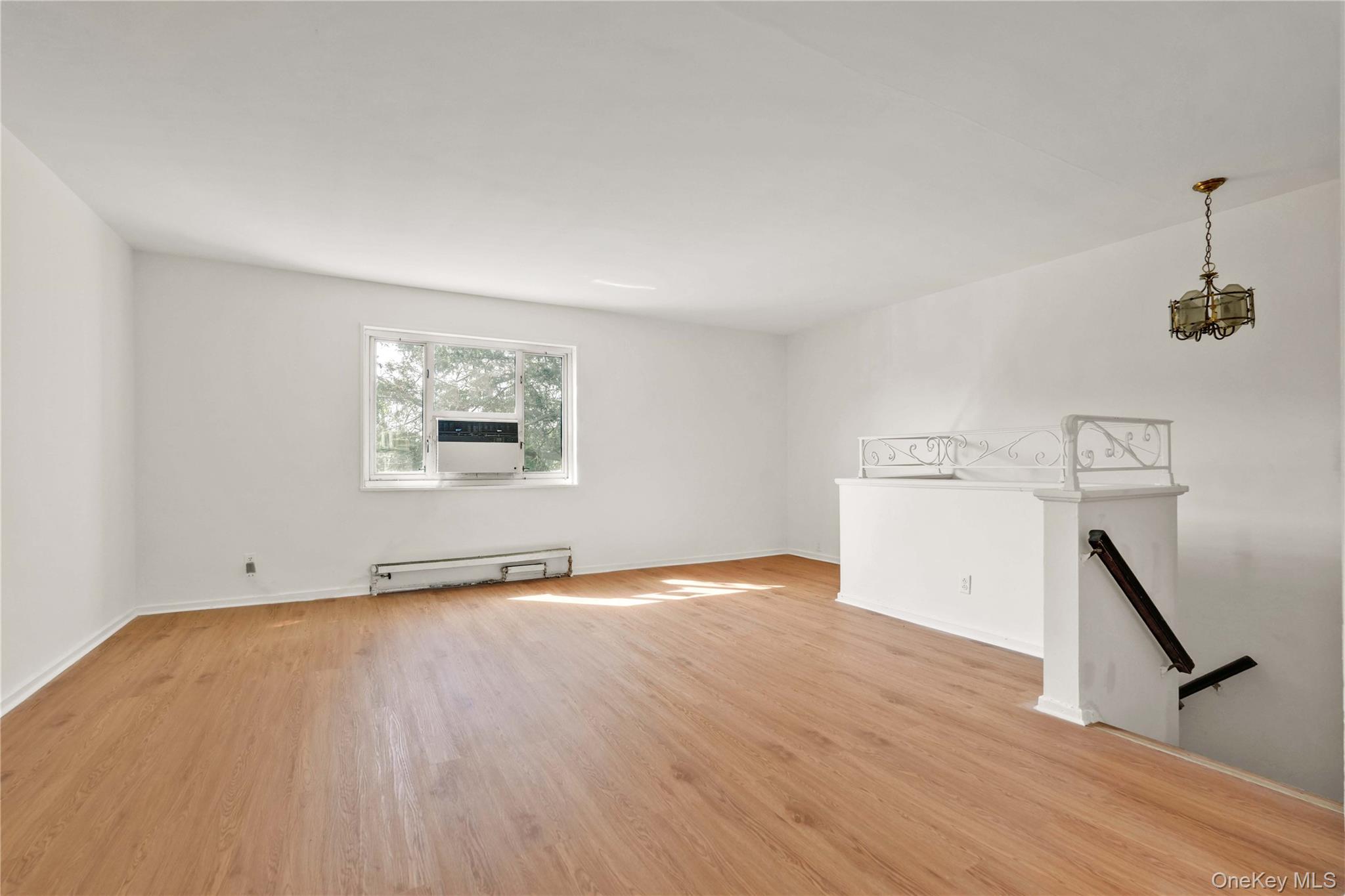 224-01 Hillside Avenue, Unit Upper photo 4