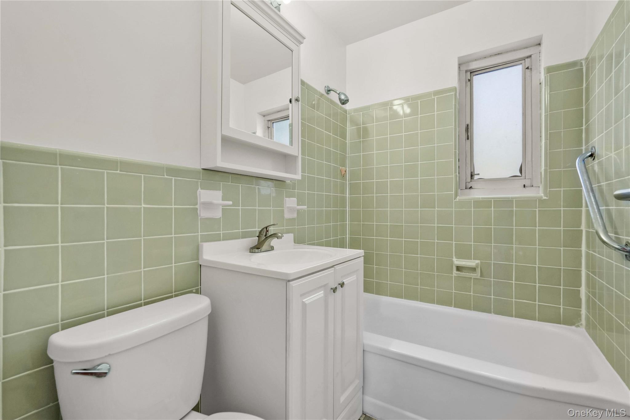 224-01 Hillside Avenue, Unit Upper photo 18