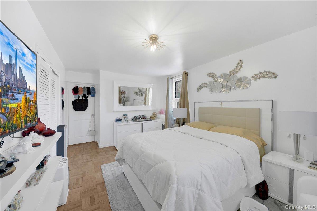 3512 Oxford Avenue, Unit 1C photo 10