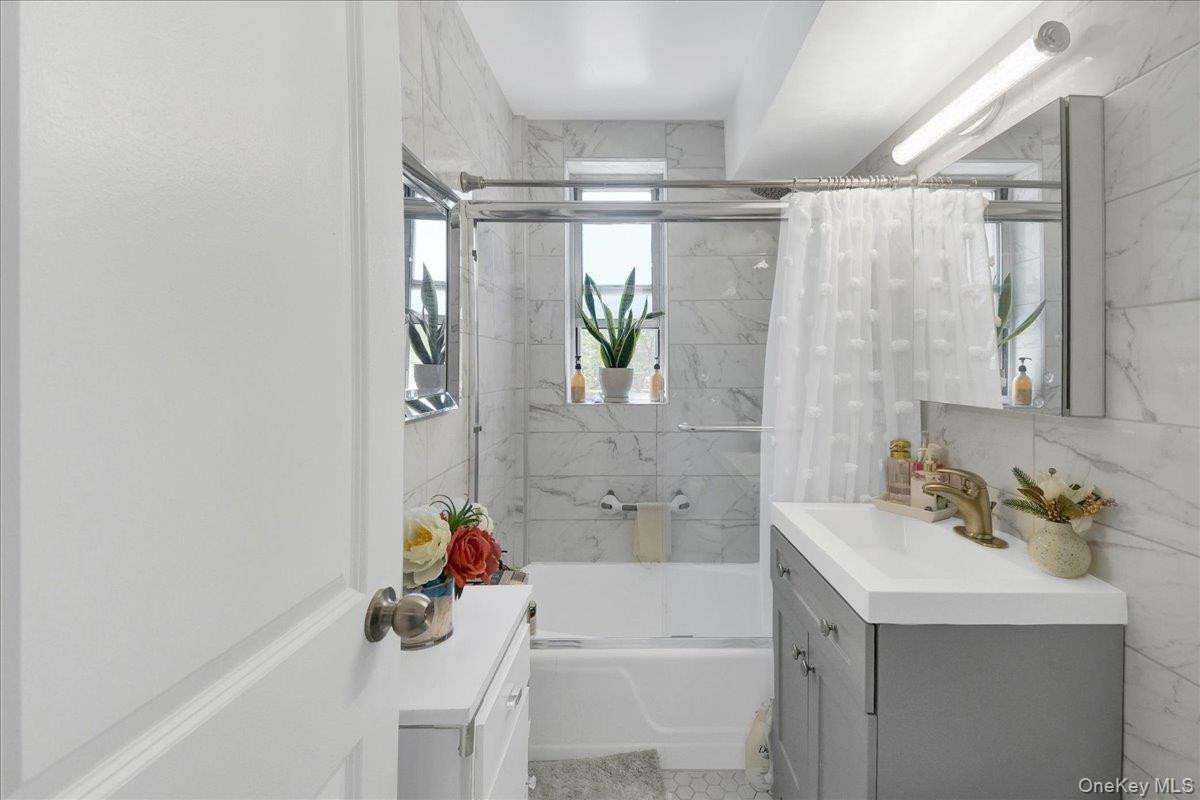 3512 Oxford Avenue, Unit 1C photo 15