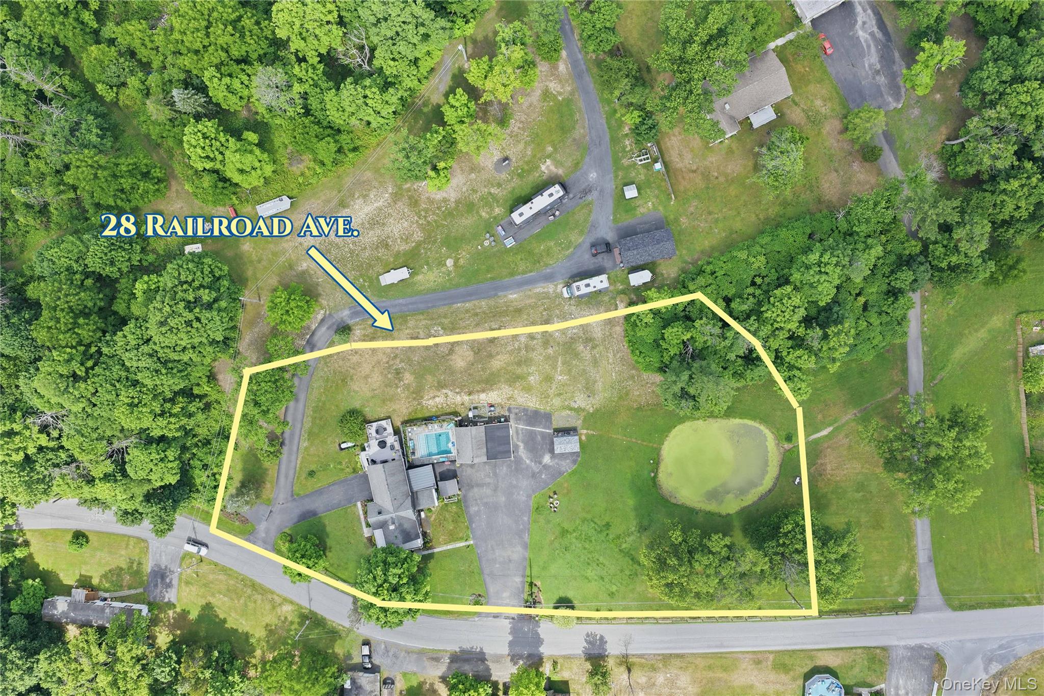 28 Railroad Avenue – For Sale photo 3