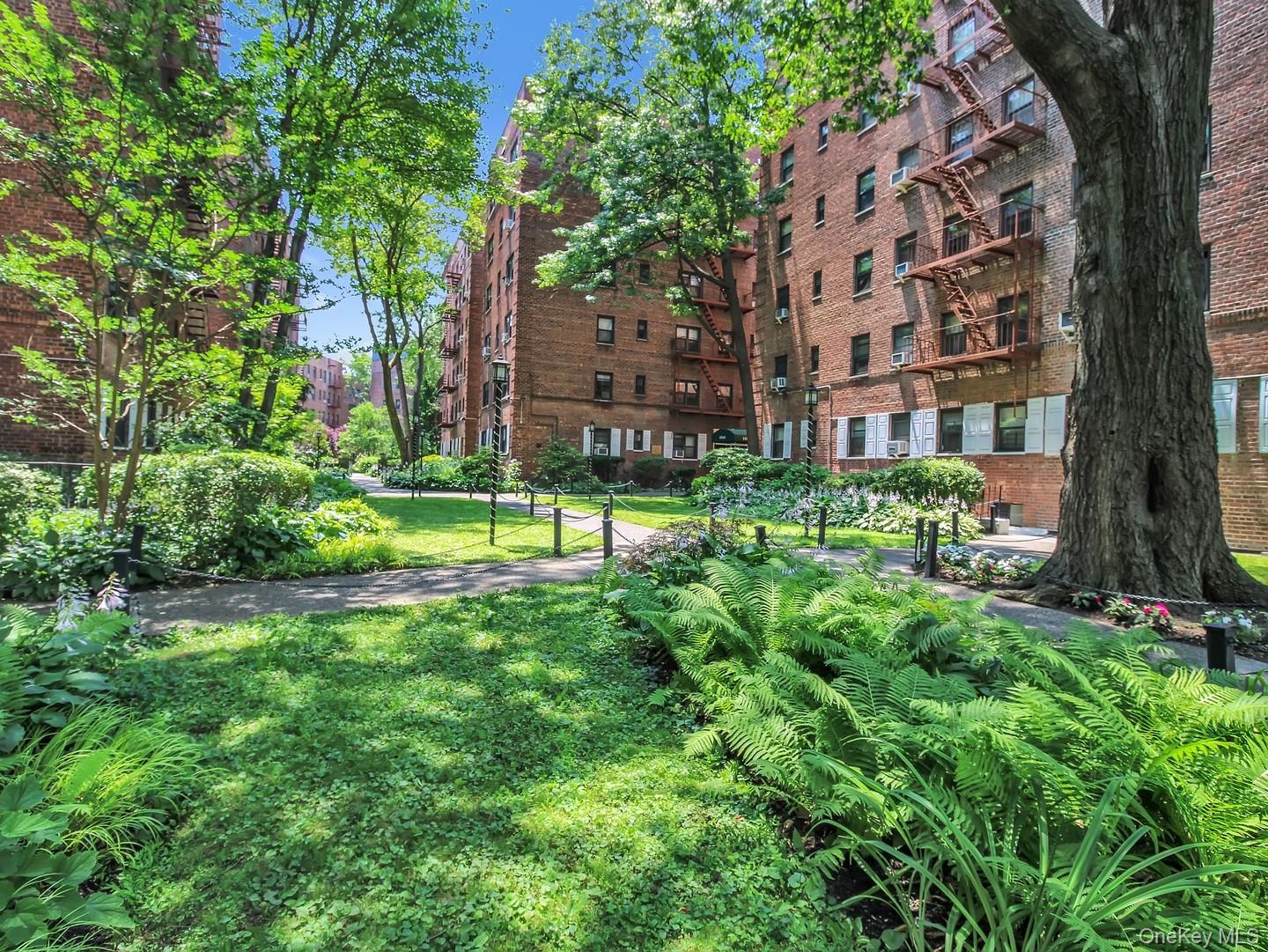 118-60 Metropolitan Avenue, Unit 1A