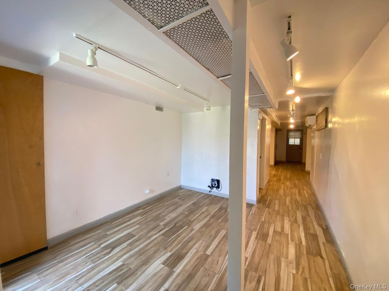 17154 46th Avenue, Unit Lower Leve photo 3