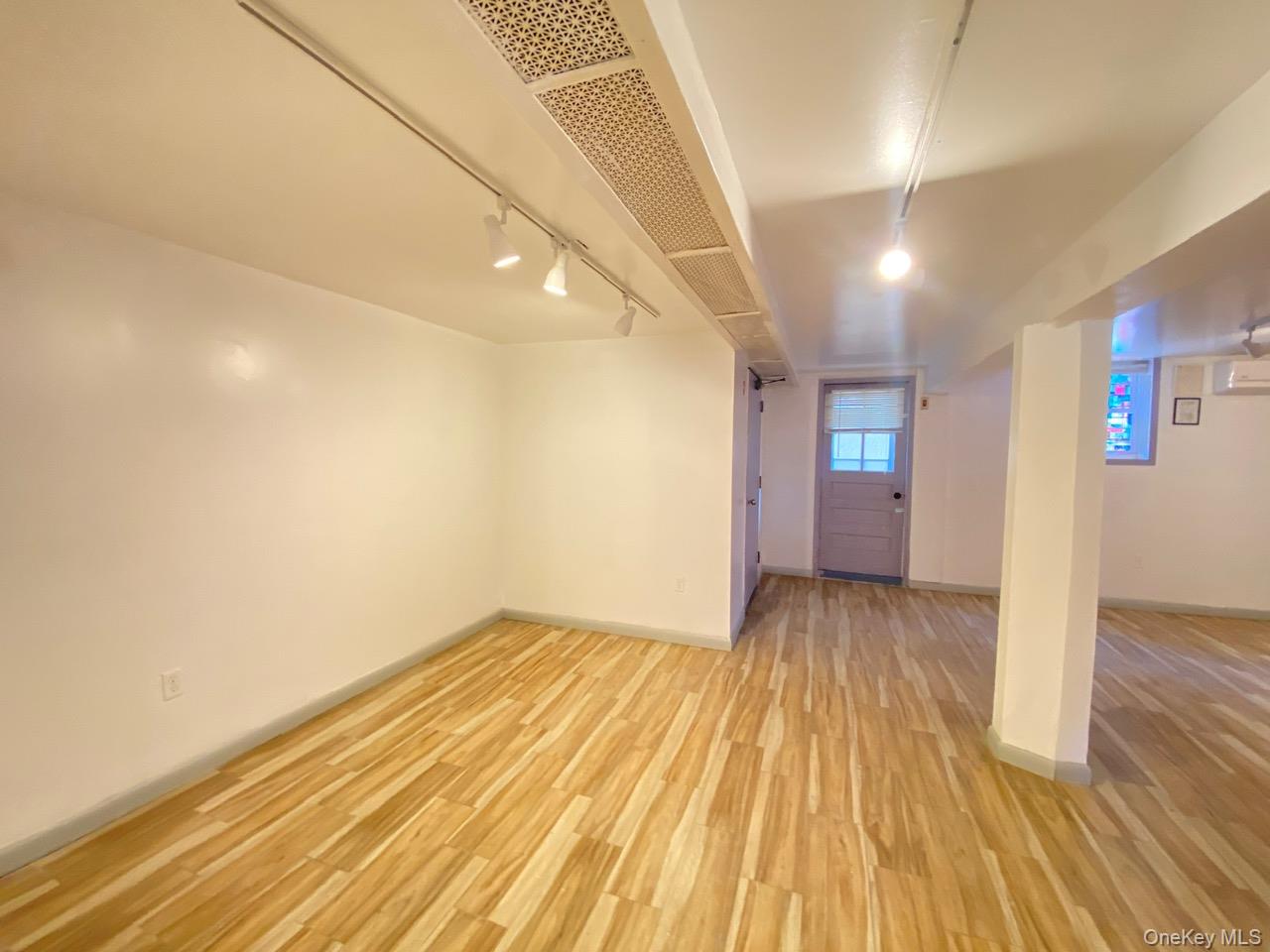 17154 46th Avenue, Unit Lower Leve photo 6
