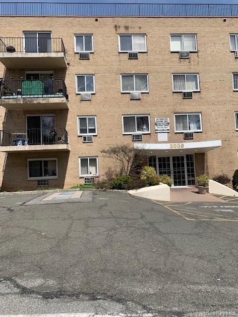 2035 Central Park Avenue, Unit 2M photo 2