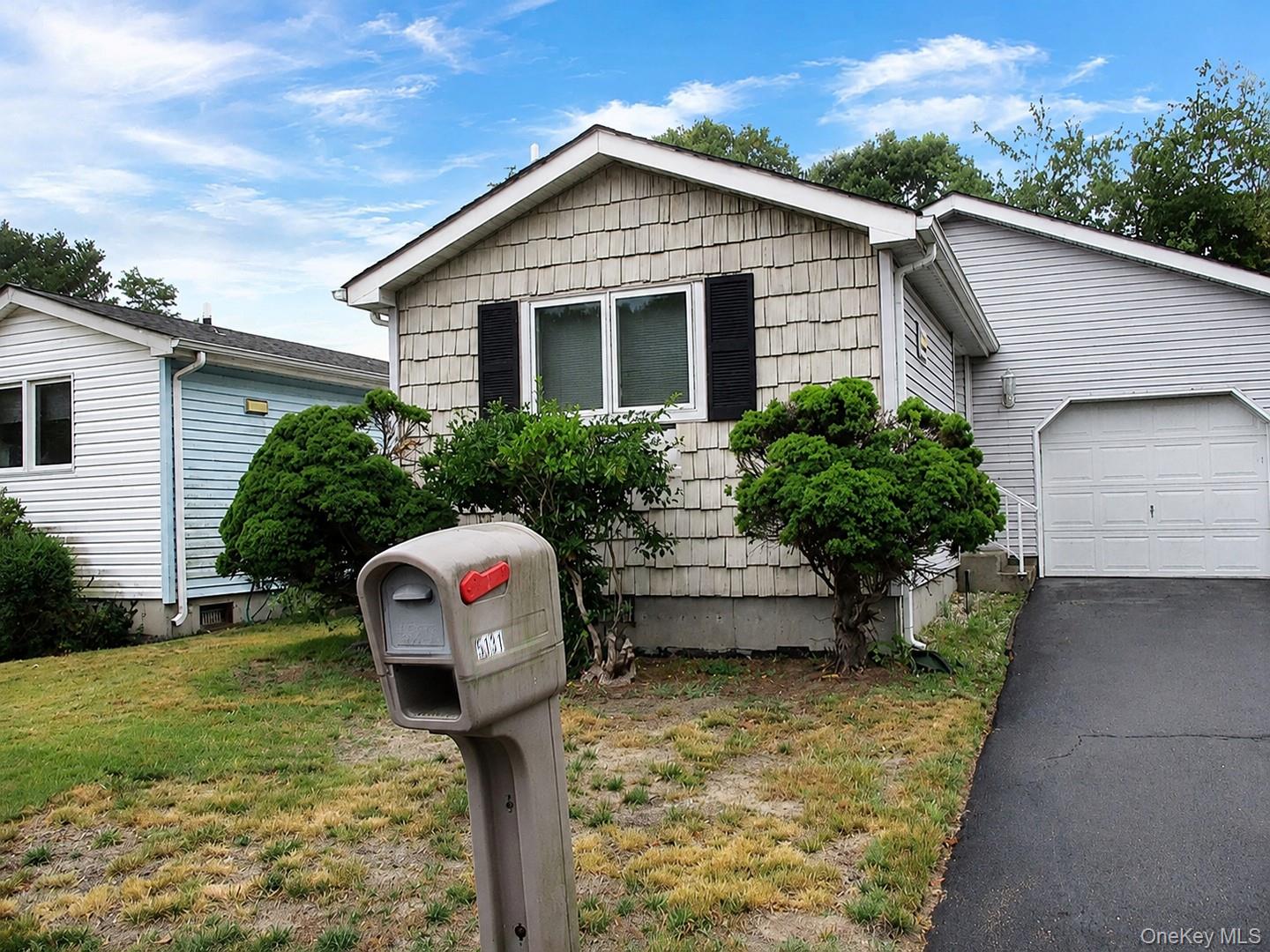 5131 Village Circle E – For Sale