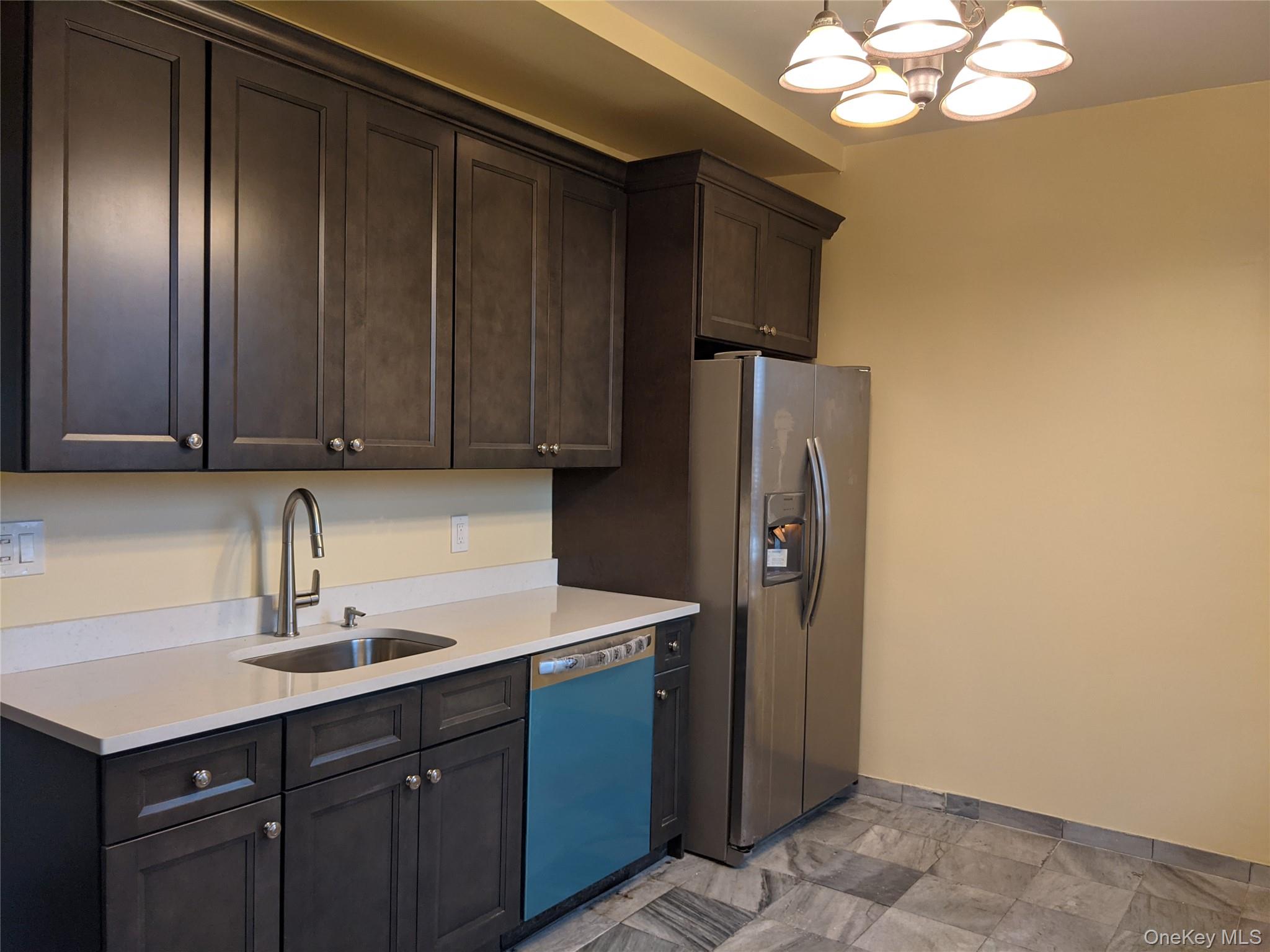 26 Coligni Avenue, Unit 2-1 photo 3