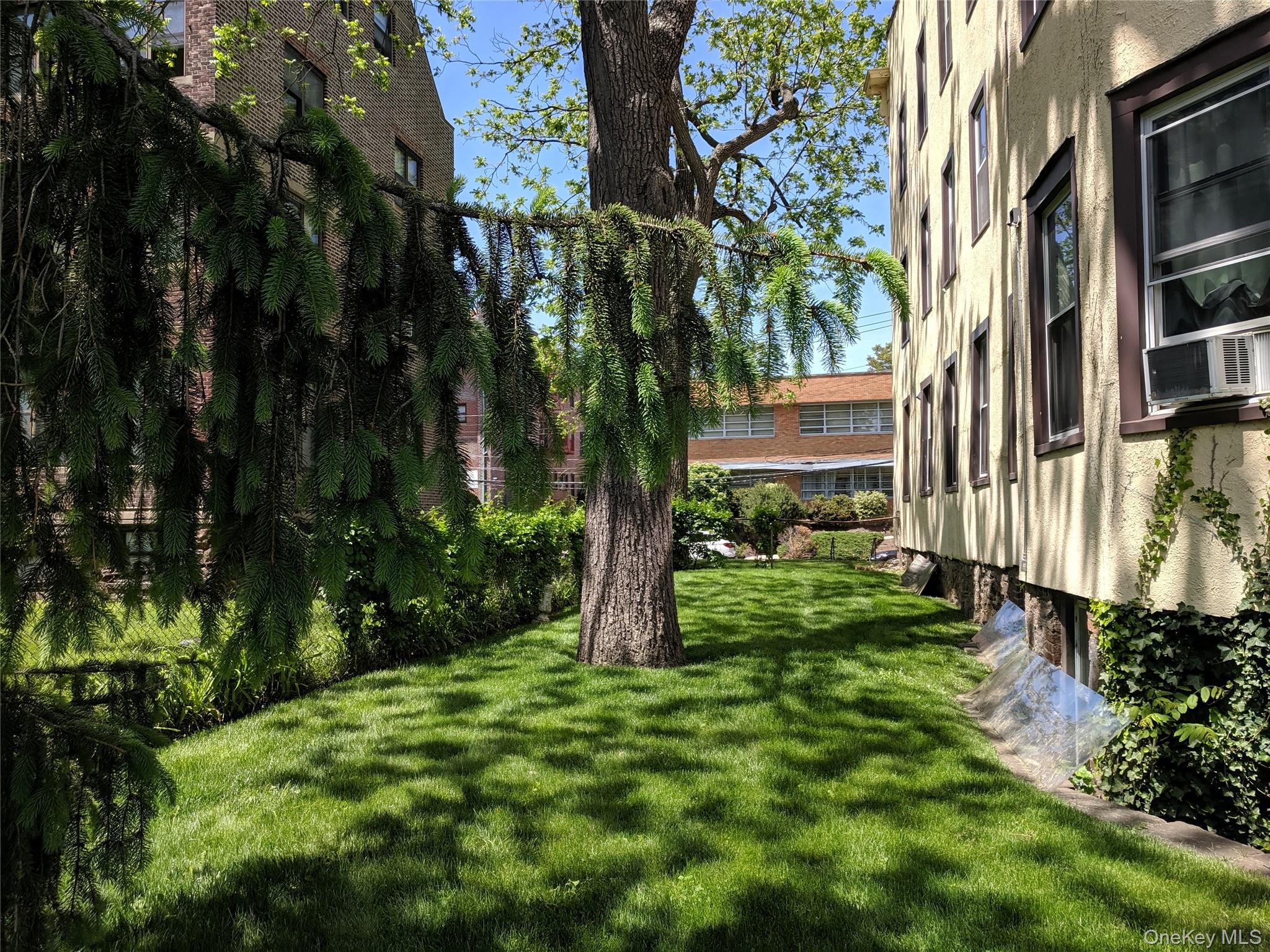 26 Coligni Avenue, Unit 2-1 photo 10