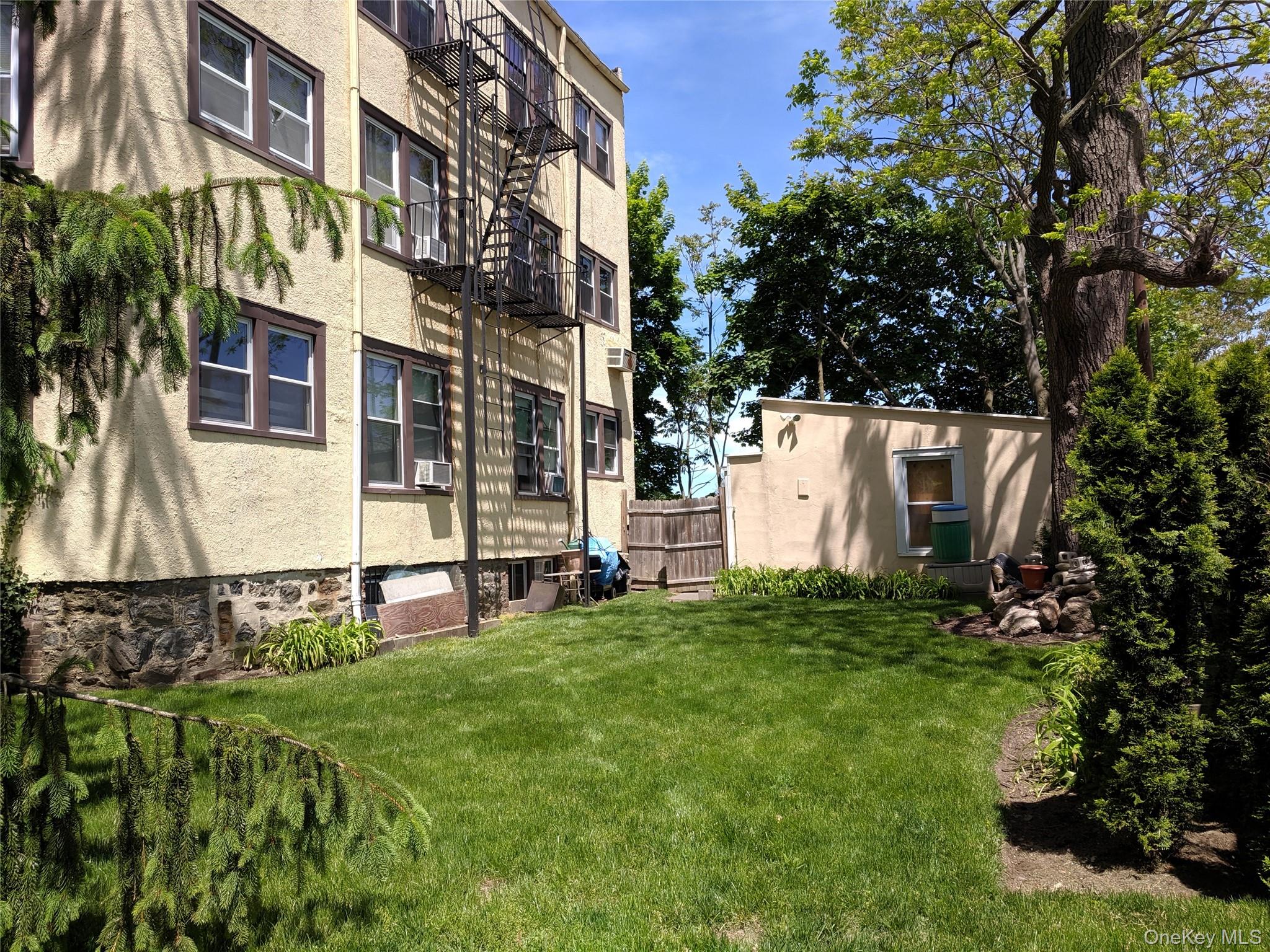 26 Coligni Avenue, Unit 2-1 photo 9
