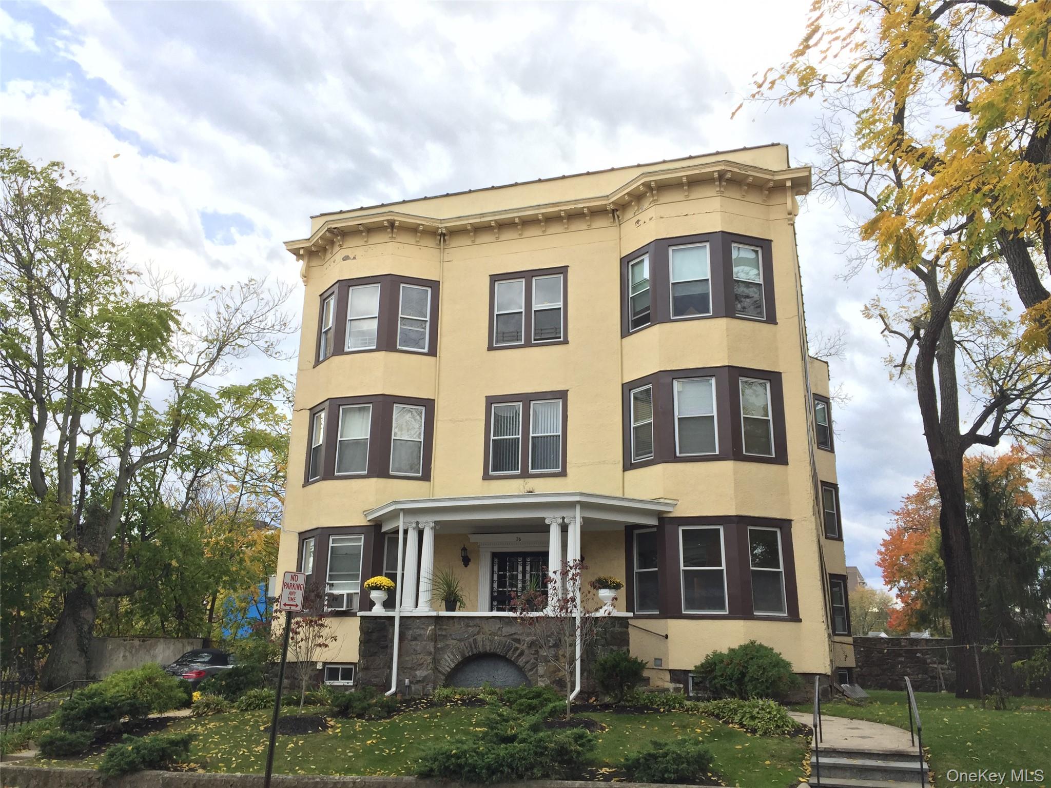 26 Coligni Avenue, Unit 2-1