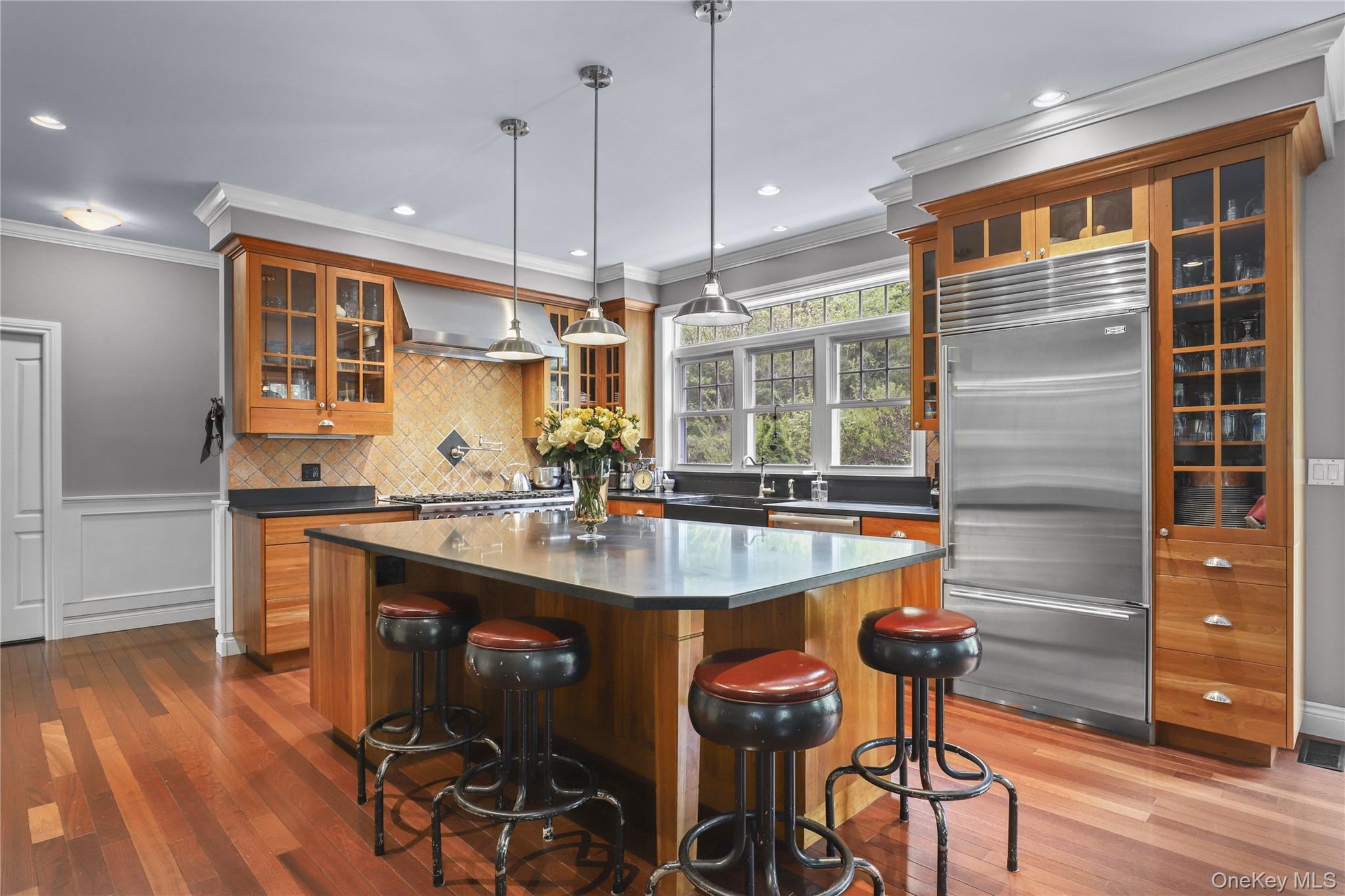 57 South White Rock – For Sale photo 2