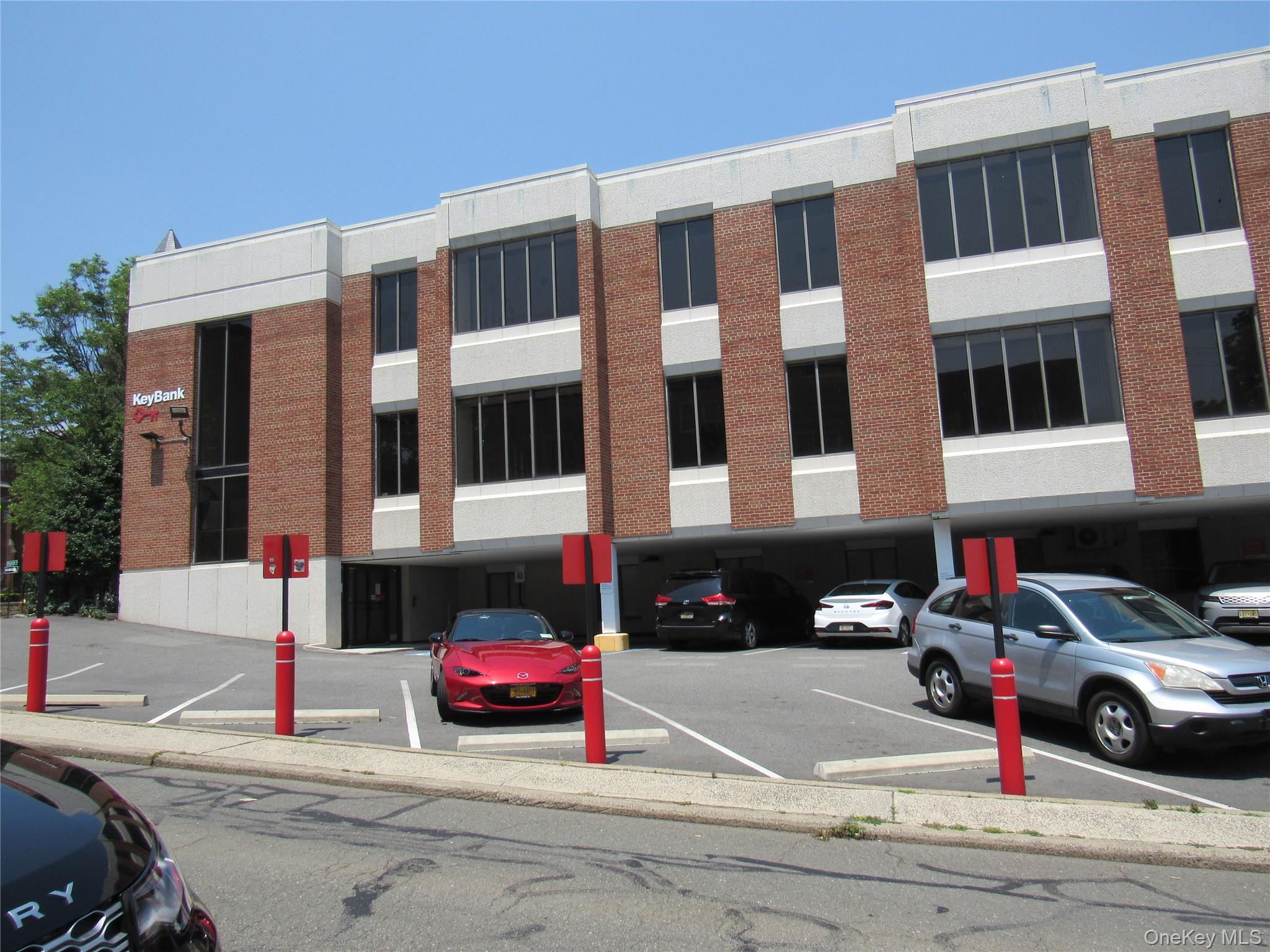 17 S Broadway – For Rent photo 11