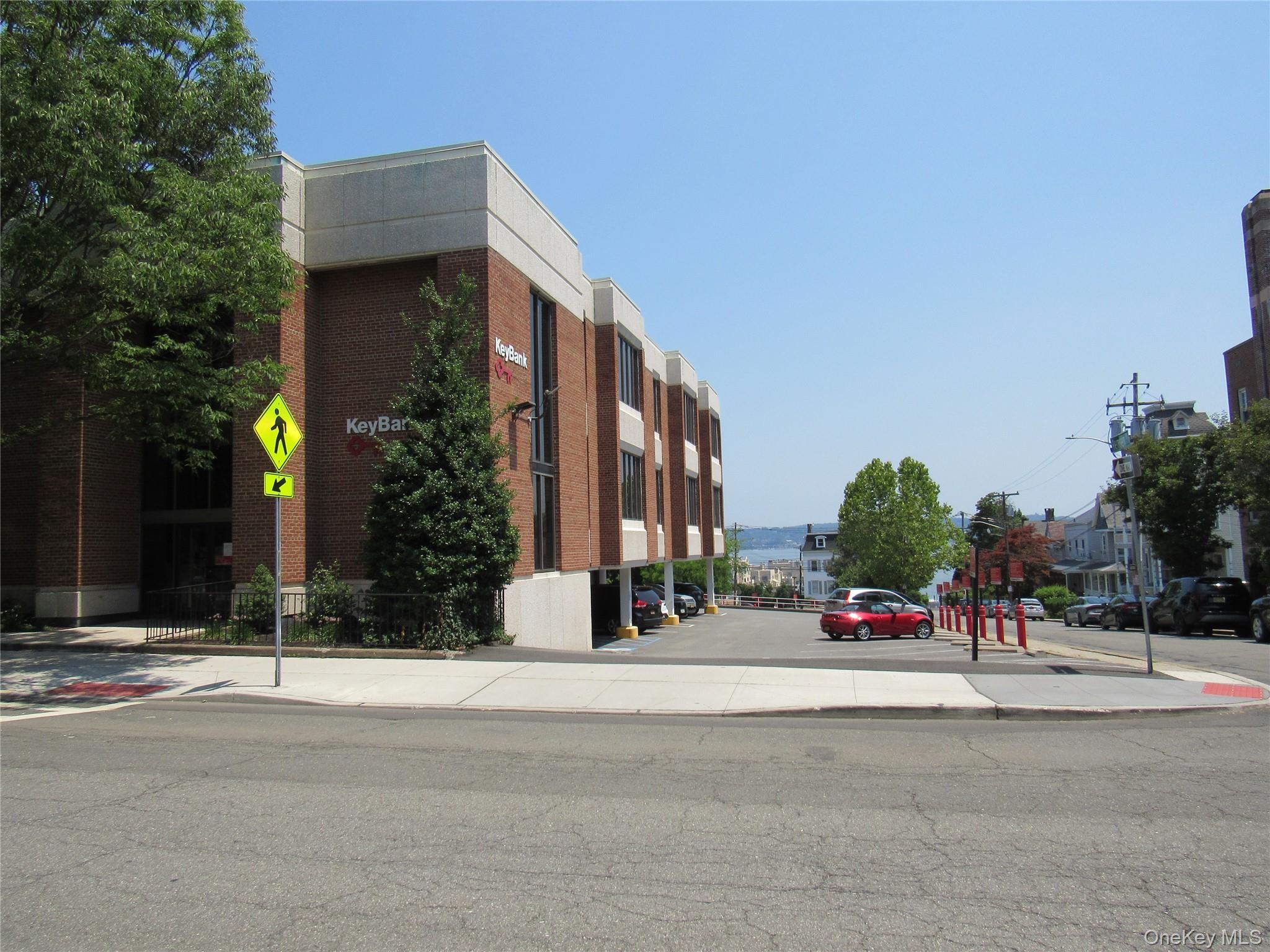 17 S Broadway – For Rent photo 9