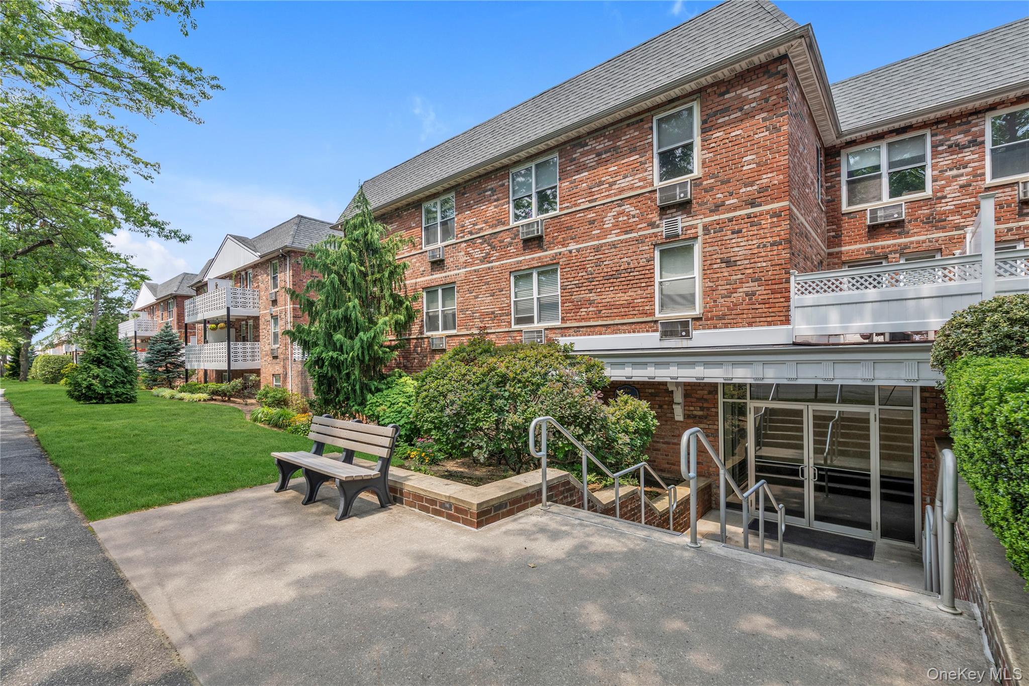 40 Daley Place, Unit 40-227 photo 16