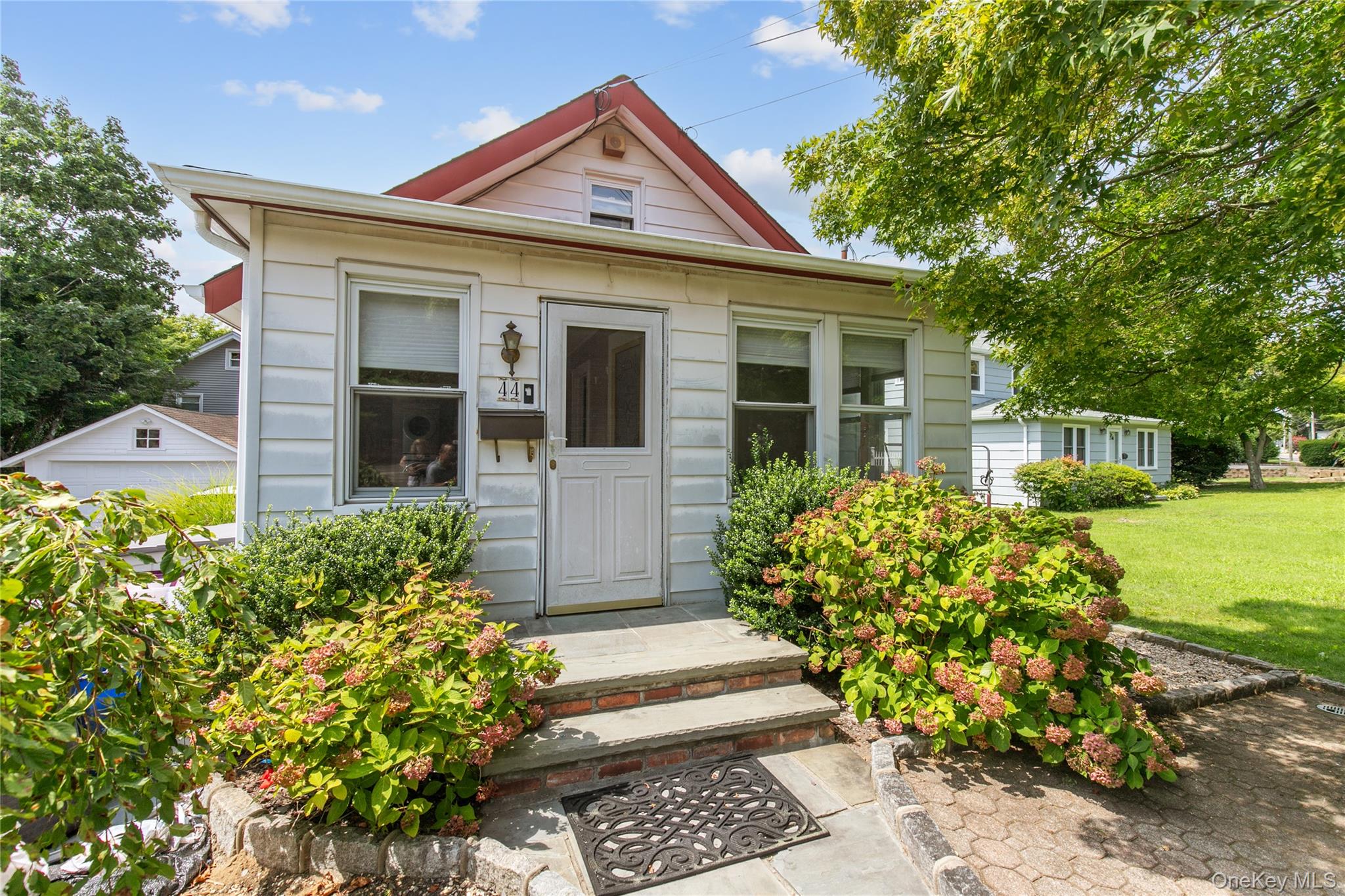 44 Perry Avenue – For Sale photo 3