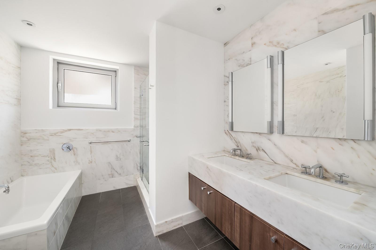 200 E 62nd Street, Unit 5D photo 9