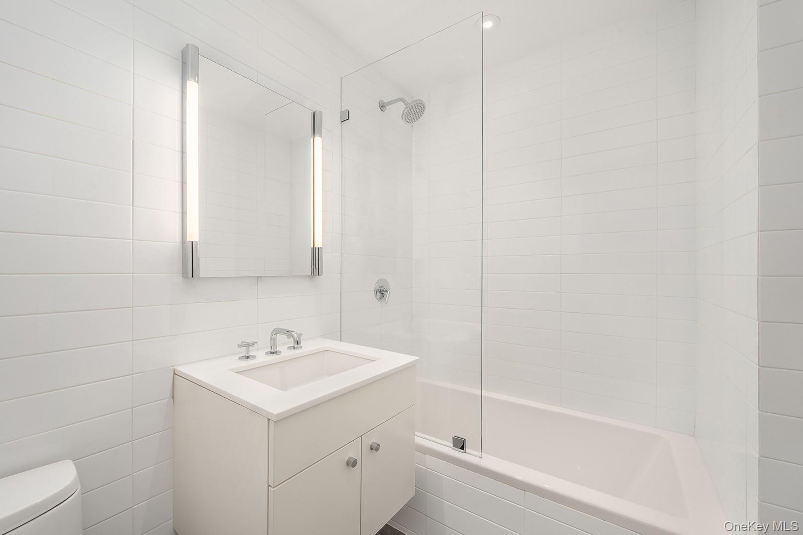 200 E 62nd Street, Unit 5D photo 8