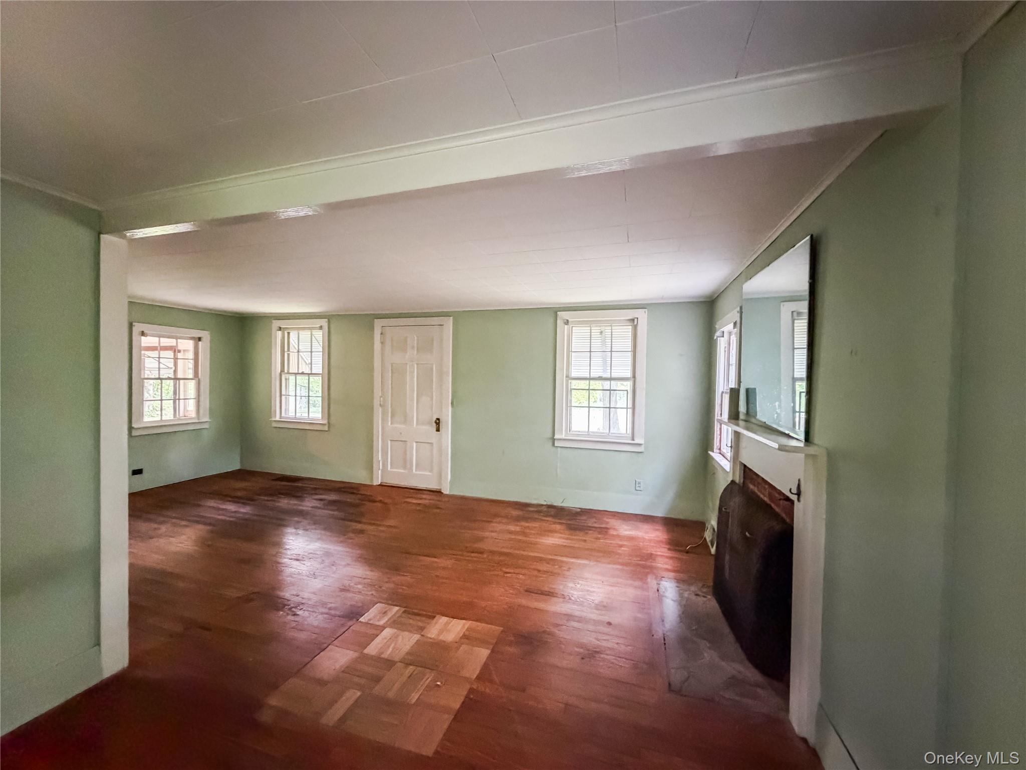 126 S Quaker Lane – For Sale photo 6