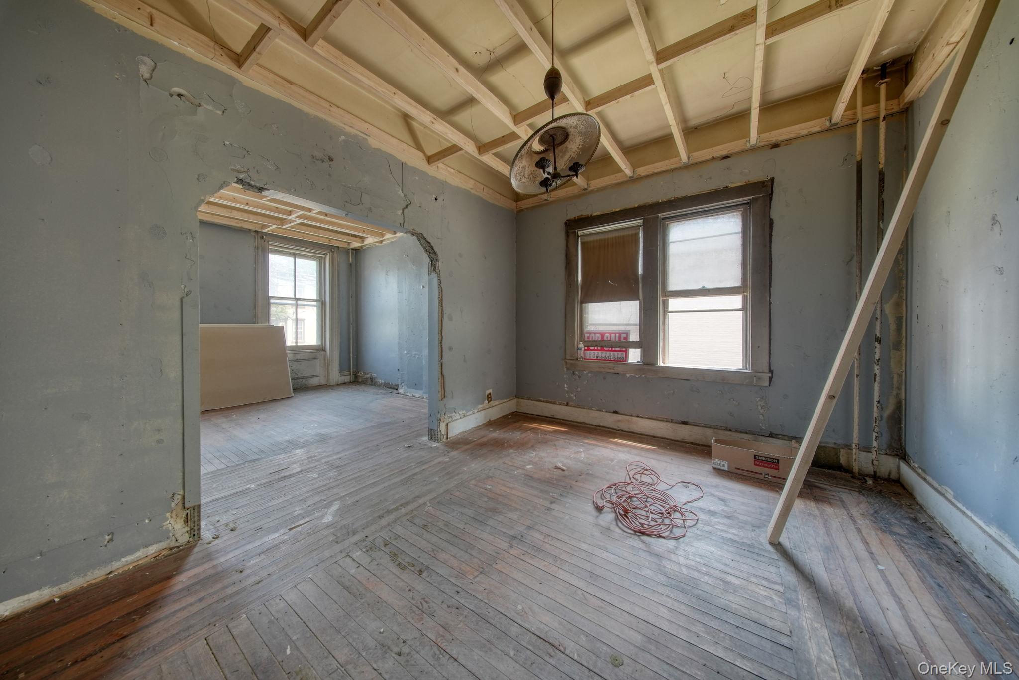 225 Dubois Street – For Sale photo 5