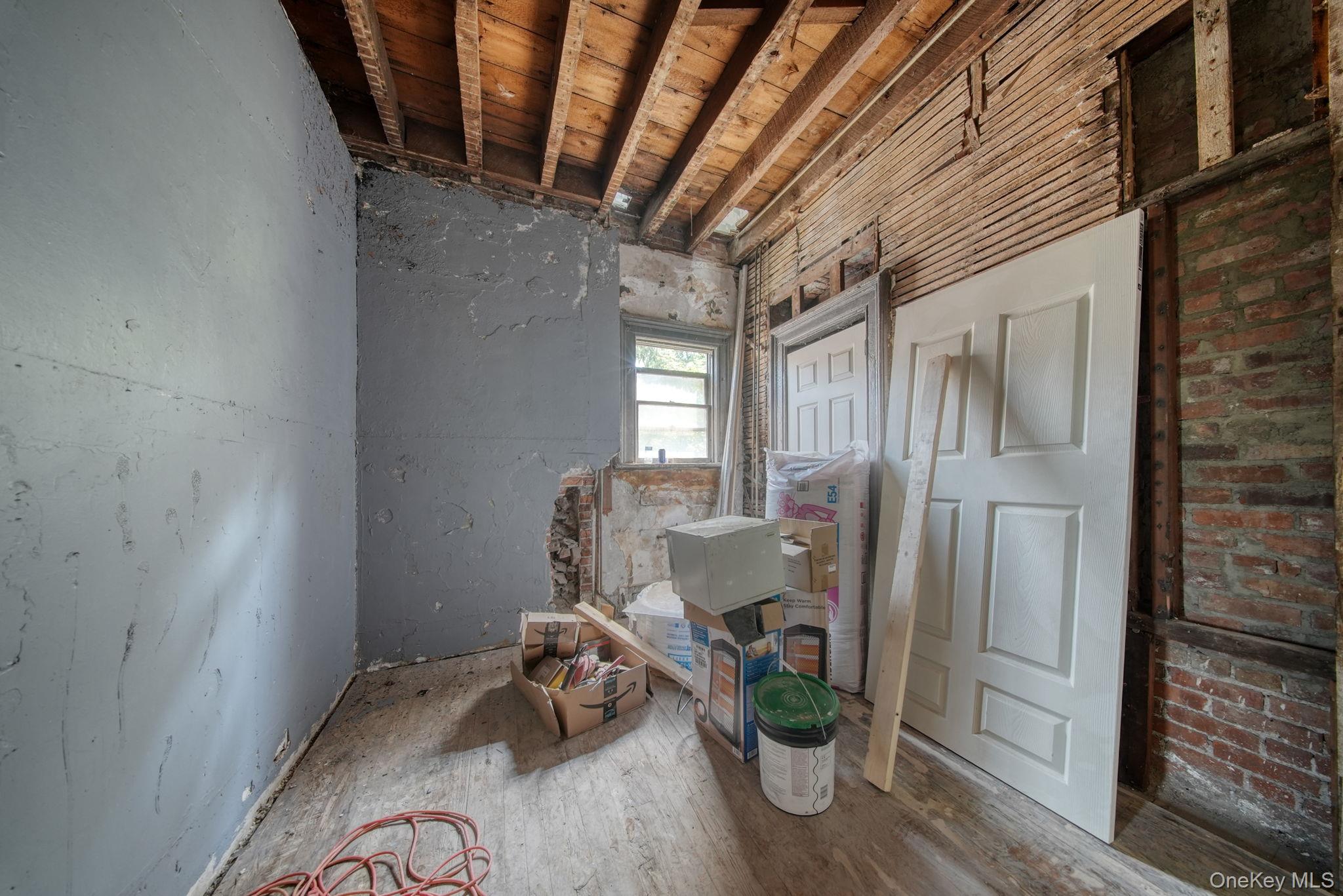 225 Dubois Street – For Sale photo 8