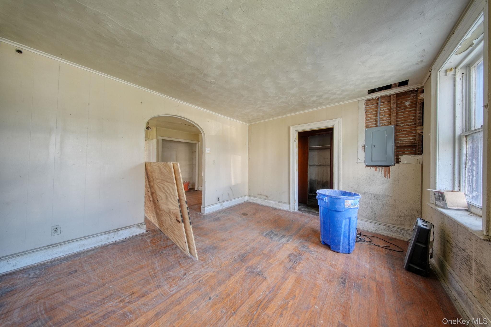 225 Dubois Street – For Sale photo 22