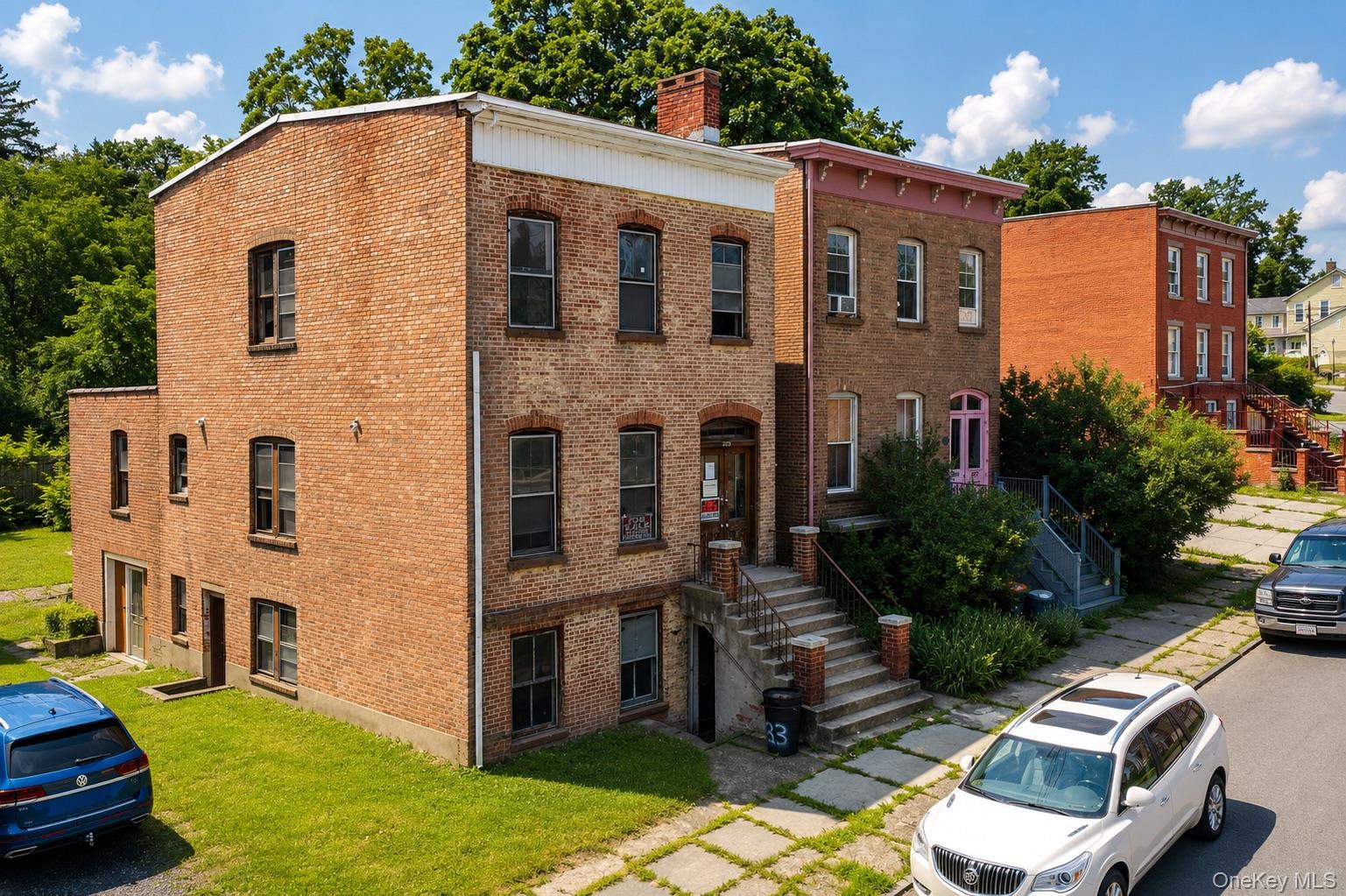 225 Dubois Street – For Sale