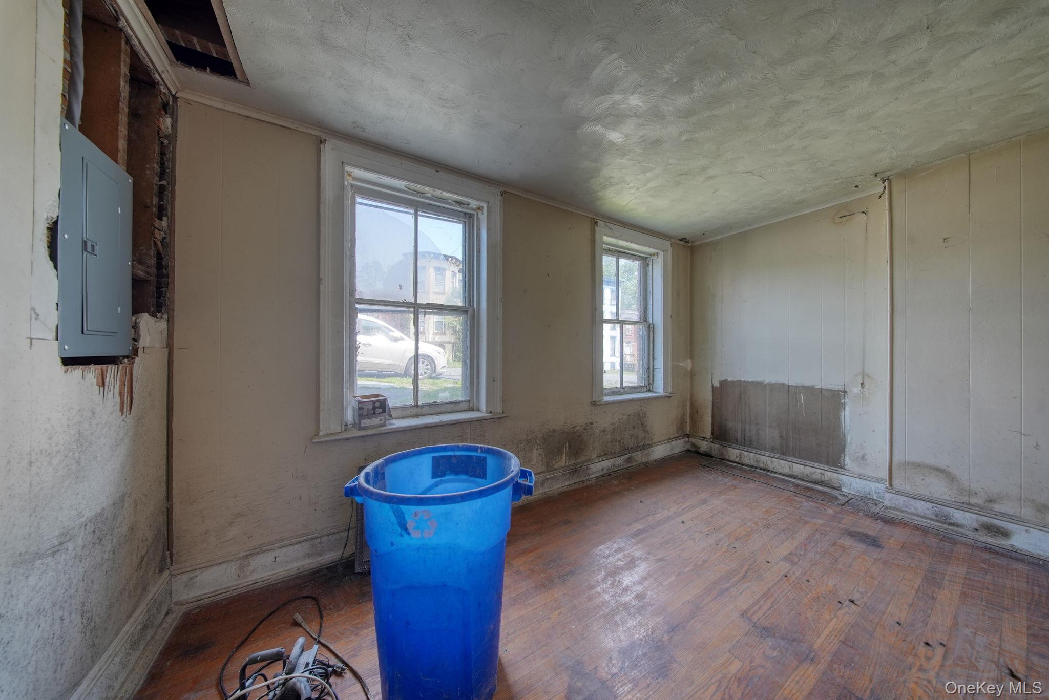 225 Dubois Street – For Sale photo 21
