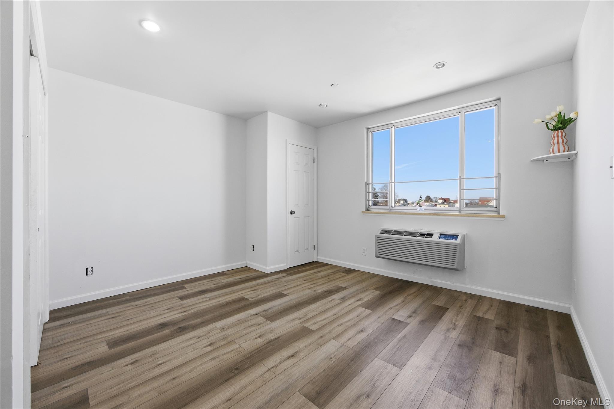 106-07 Northern Boulevard, Unit 5B photo 11