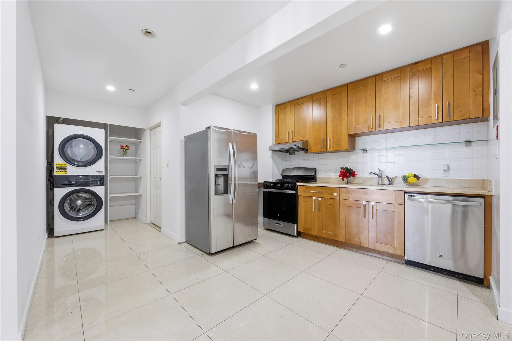 106-07 Northern Boulevard, Unit 5B photo 3