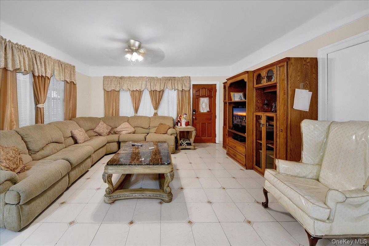 3170 Rawlins Avenue – For Sale photo 4