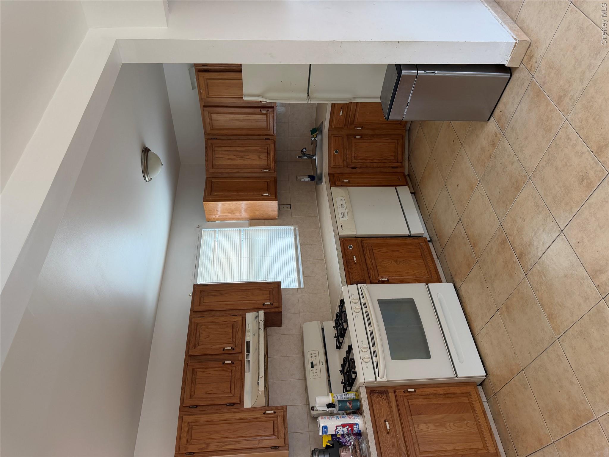 3170 Rawlins Avenue – For Sale photo 3