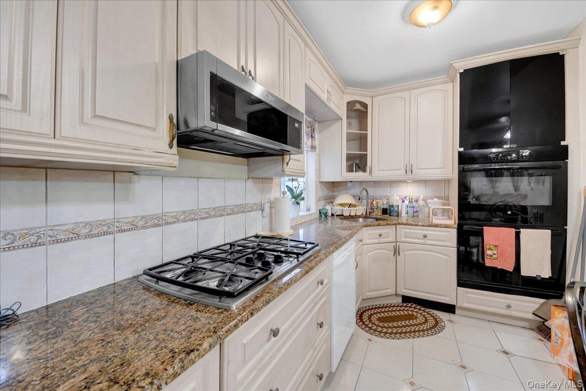 3170 Rawlins Avenue – For Sale photo 9