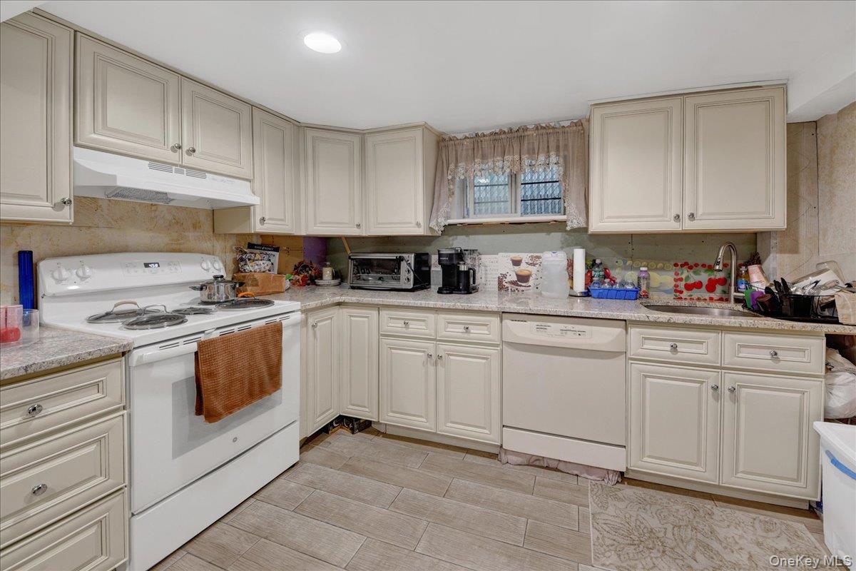 3170 Rawlins Avenue – For Sale photo 31