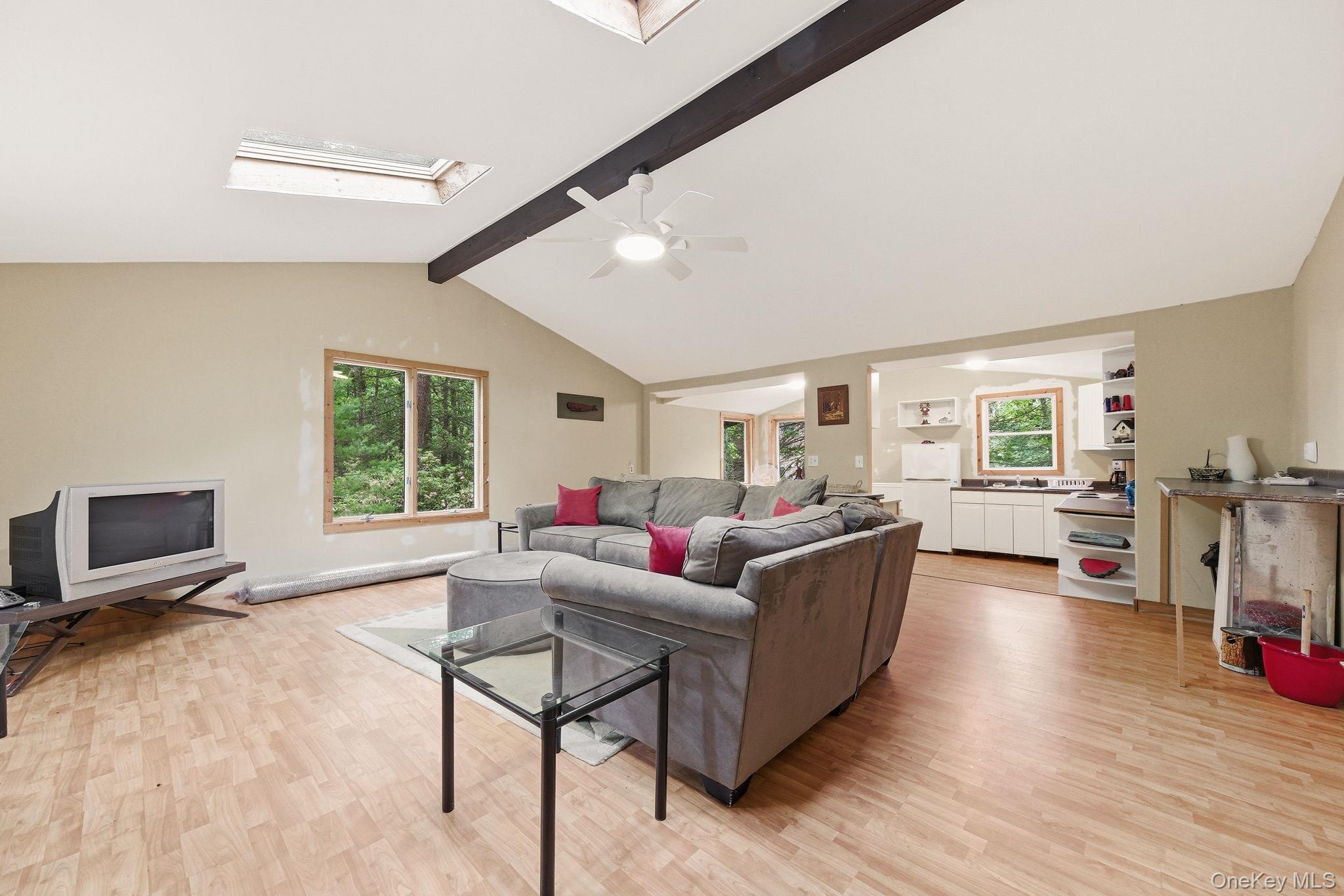 315 S Shore Drive – For Sale photo 2