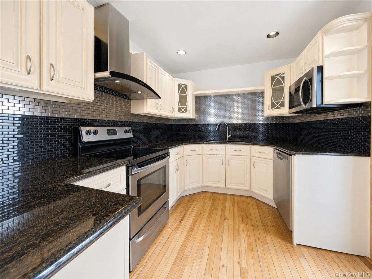 95 E Riviera Drive – For Sale photo 6