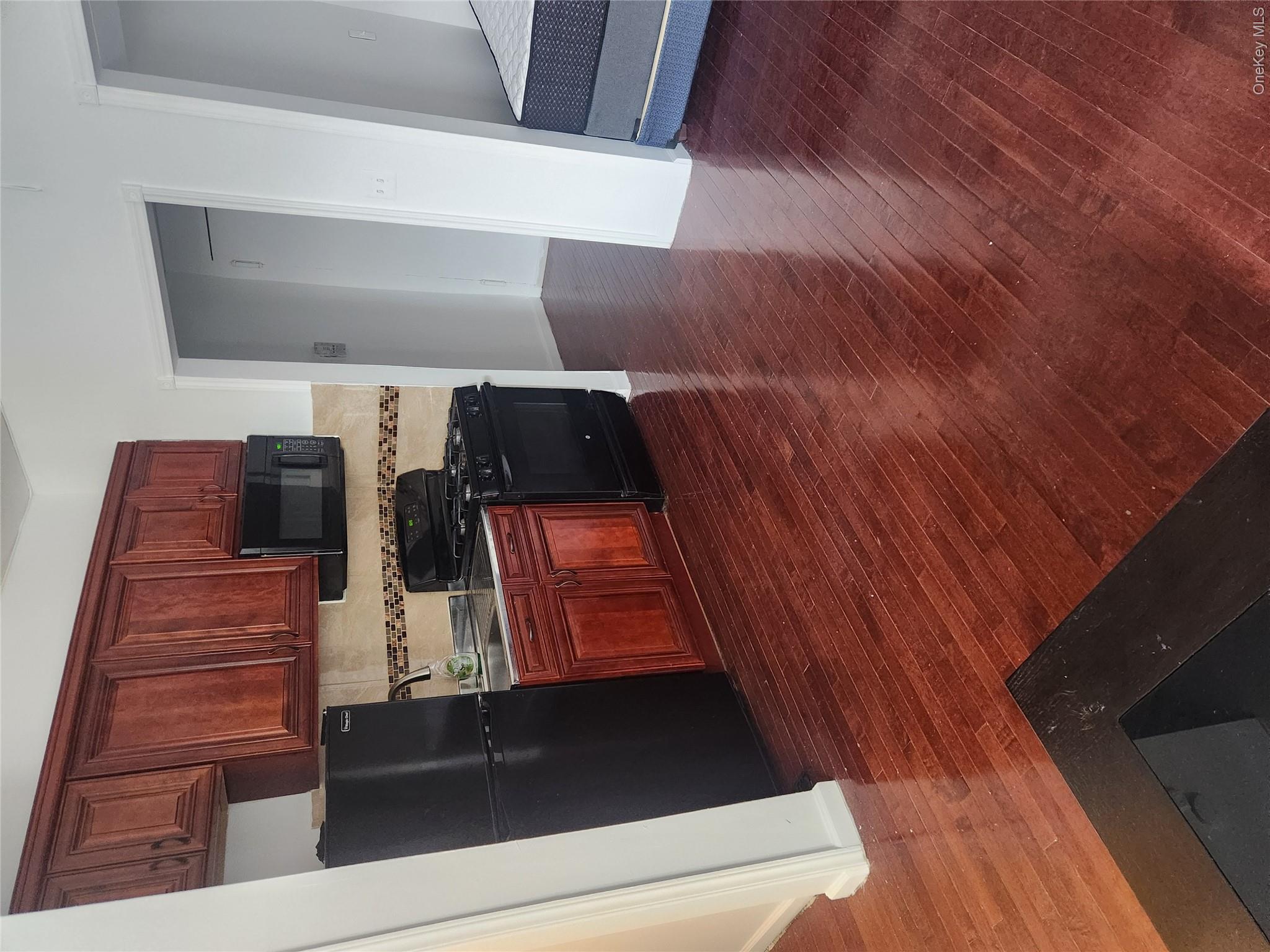 941 Jerome Avenue, Unit 8G photo 4