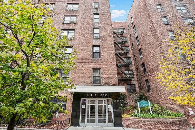 64-00 Saunders Street, Unit 5-C photo 2